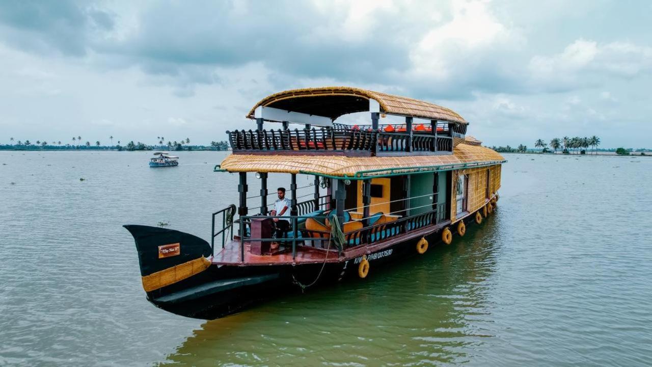 Why Not Houseboat Hotel Alappuzha Buitenkant foto